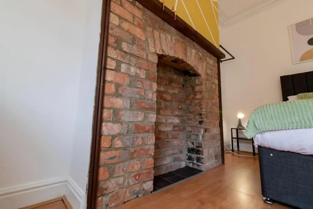 5 Bedrooms Eastbourne-Luna Apartments Newcastle upon Tyne United Kingdom