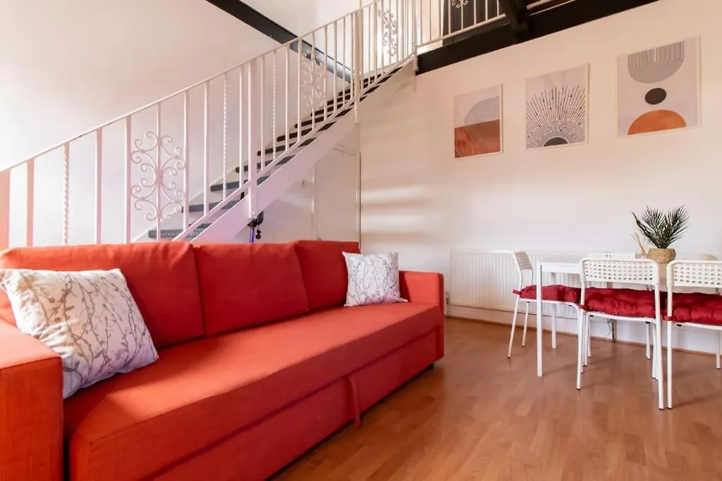 5 Bedrooms Eastbourne-Luna Apartments Newcastle upon Tyne