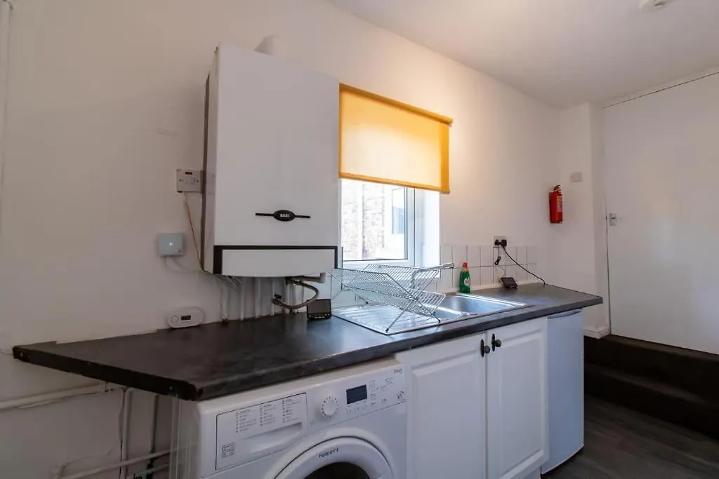 5 Bedrooms Eastbourne-Luna Apartments Newcastle upon Tyne