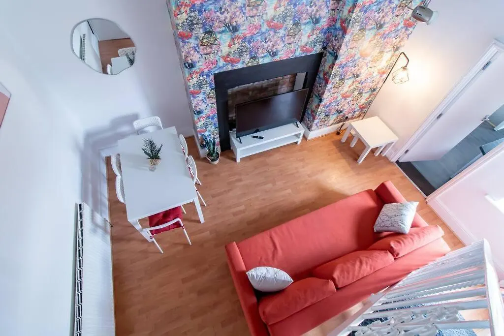 5 Bedrooms Eastbourne-Luna Apartments Newcastle upon Tyne 0*,  United Kingdom