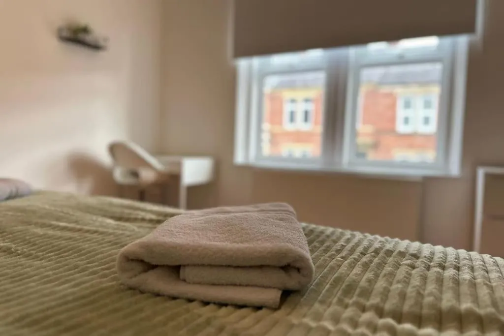 5 Bedrooms Eastbourne-Luna Apartments Newcastle upon Tyne United Kingdom