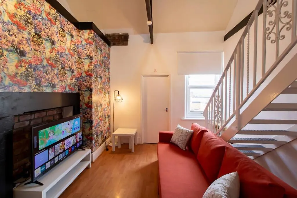 5 Bedrooms Eastbourne-Luna Apartments Newcastle upon Tyne