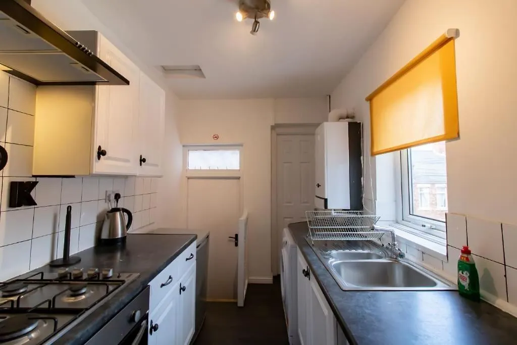 5 Bedrooms Eastbourne-Luna Apartments Newcastle upon Tyne