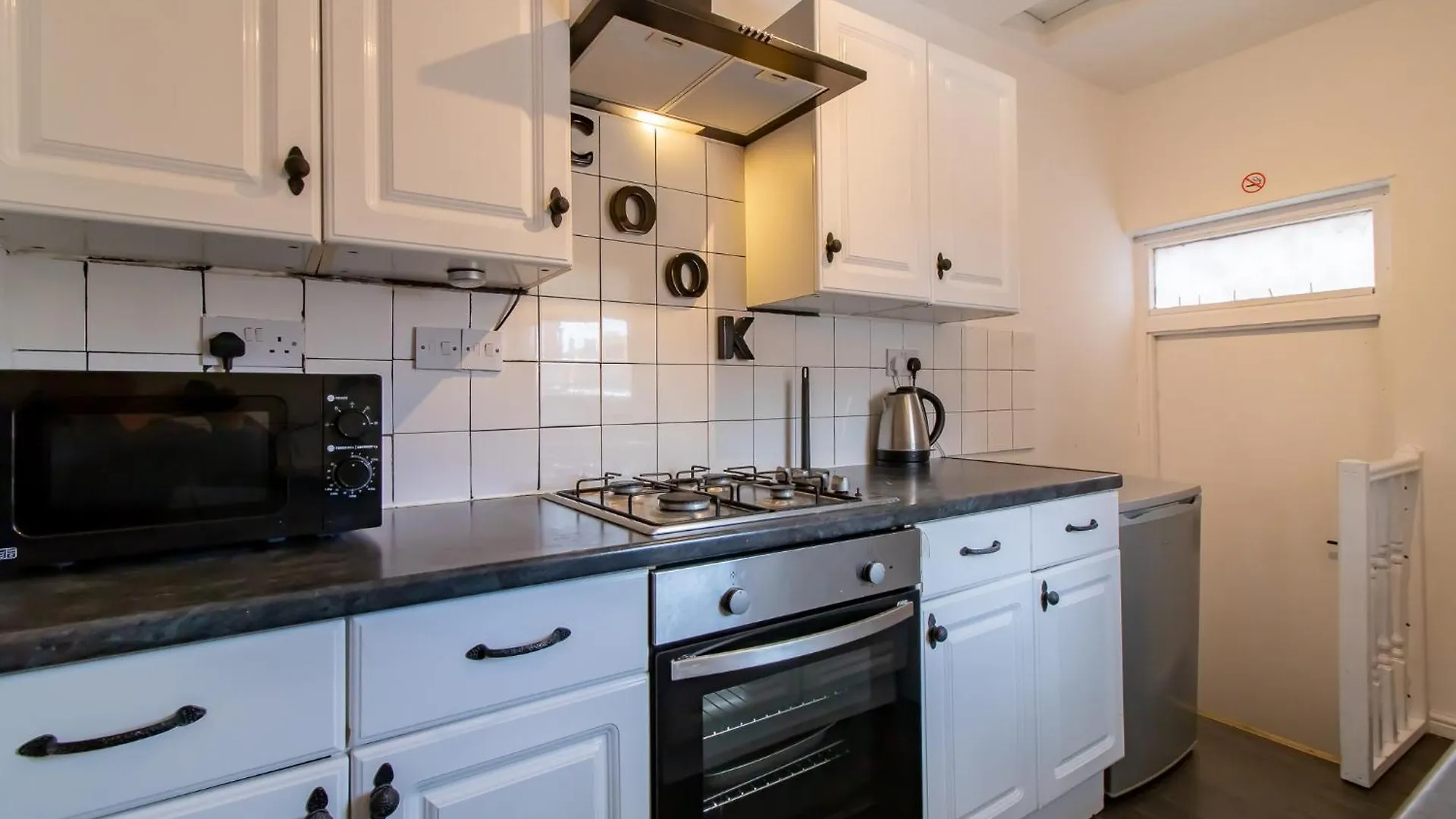 ניוקאסל 5 Bedrooms Eastbourne-Luna Apartments