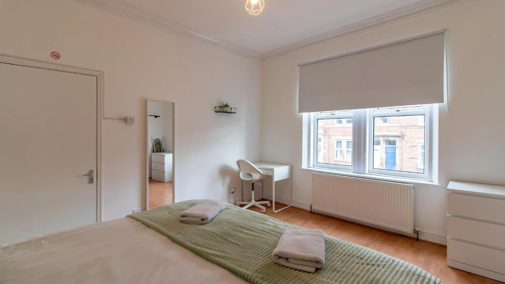 ניוקאסל 5 Bedrooms Eastbourne-Luna Apartments בריטניה