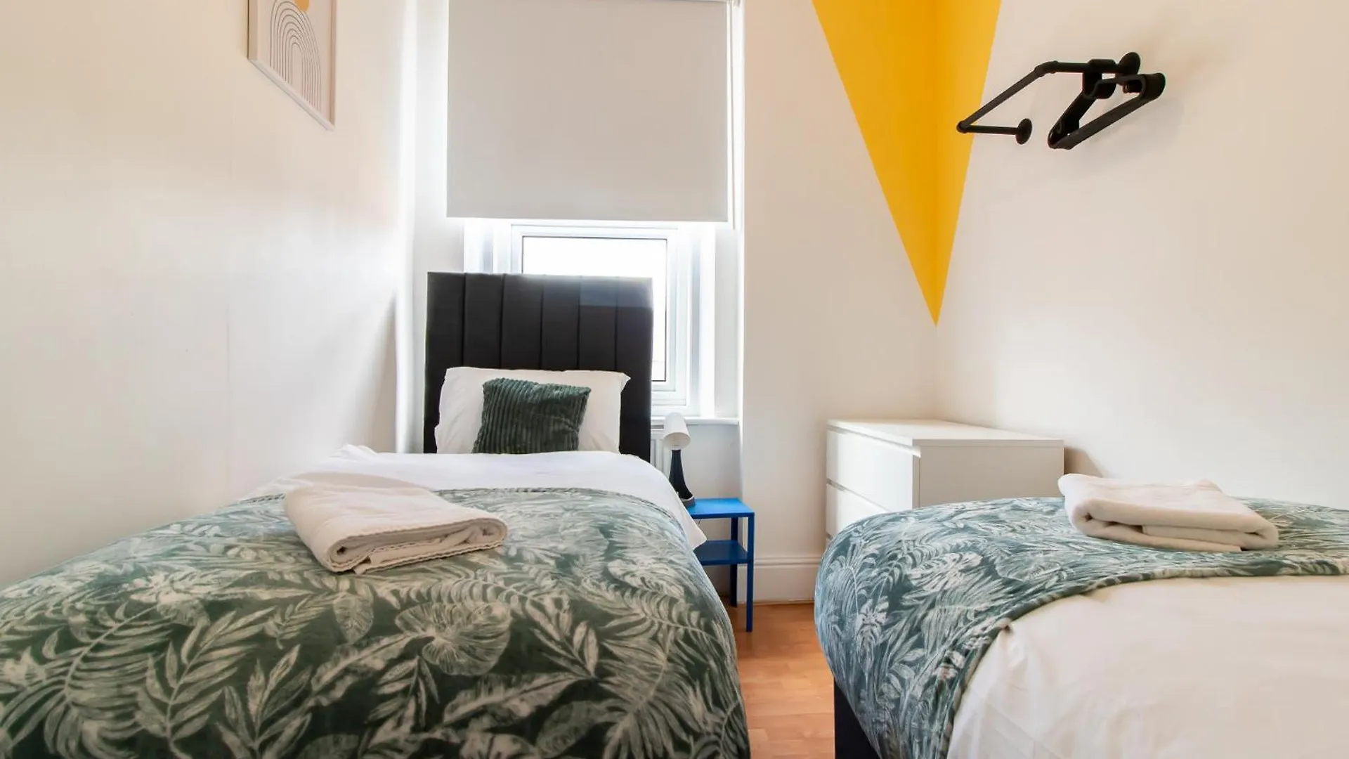 ניוקאסל 5 Bedrooms Eastbourne-Luna Apartments בריטניה