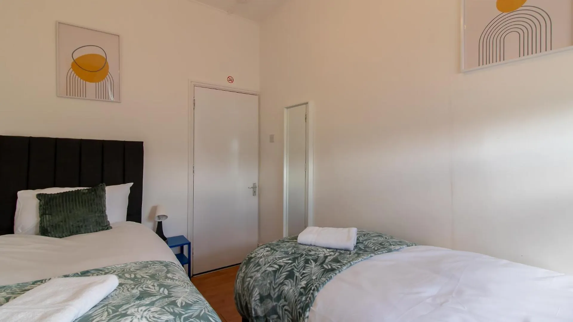 ניוקאסל 5 Bedrooms Eastbourne-Luna Apartments בריטניה